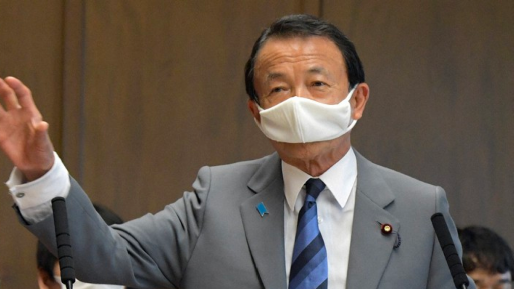 麻生太郎副総理のマスク姿１