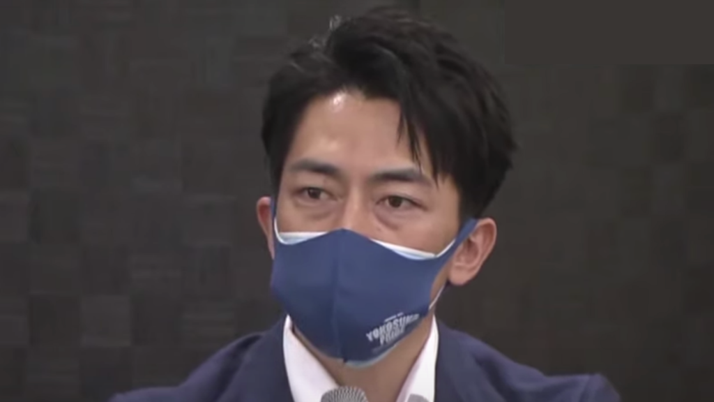 小泉進次郎氏が着用している横須賀マスク